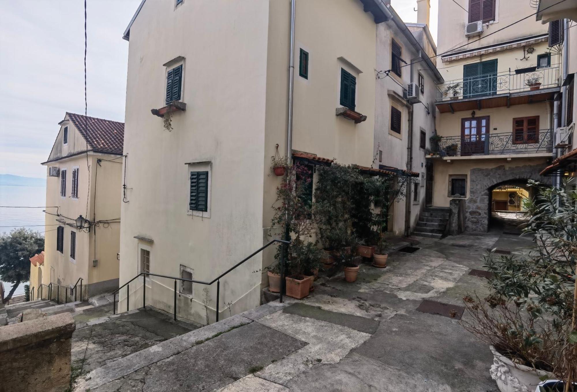 Apartment Zlatko , Ten Steps To The Sea Opatija Extérieur photo